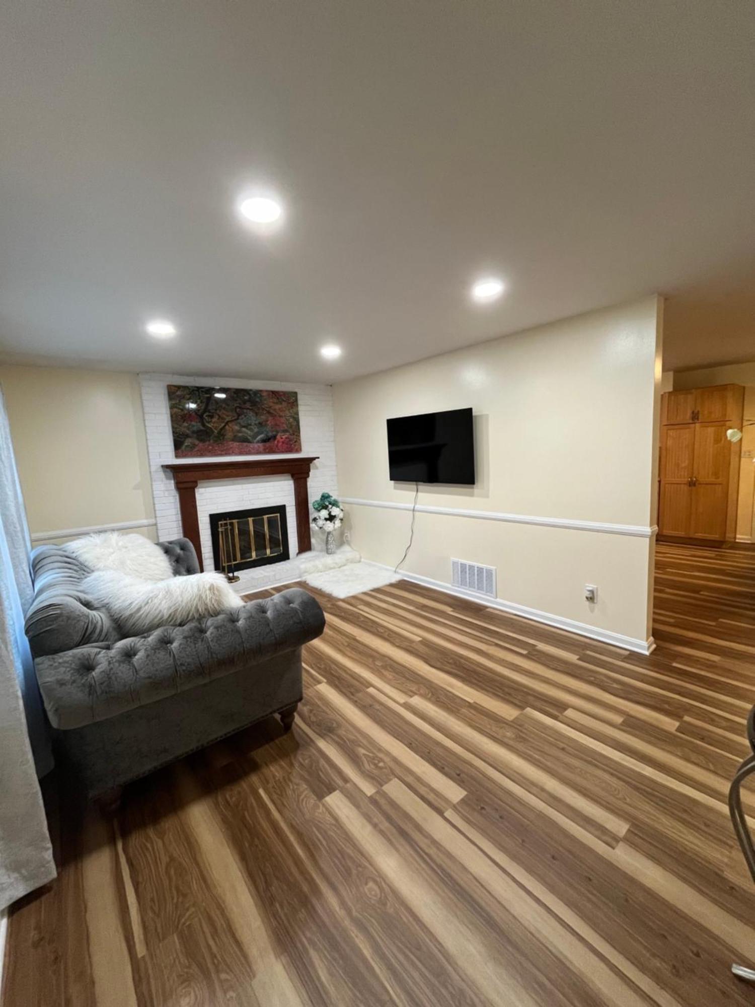 Spacious House In Highview Holiday home *