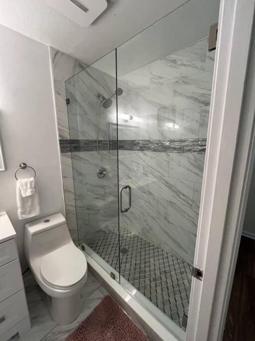 Spacious House In Highview Holiday home Louisville