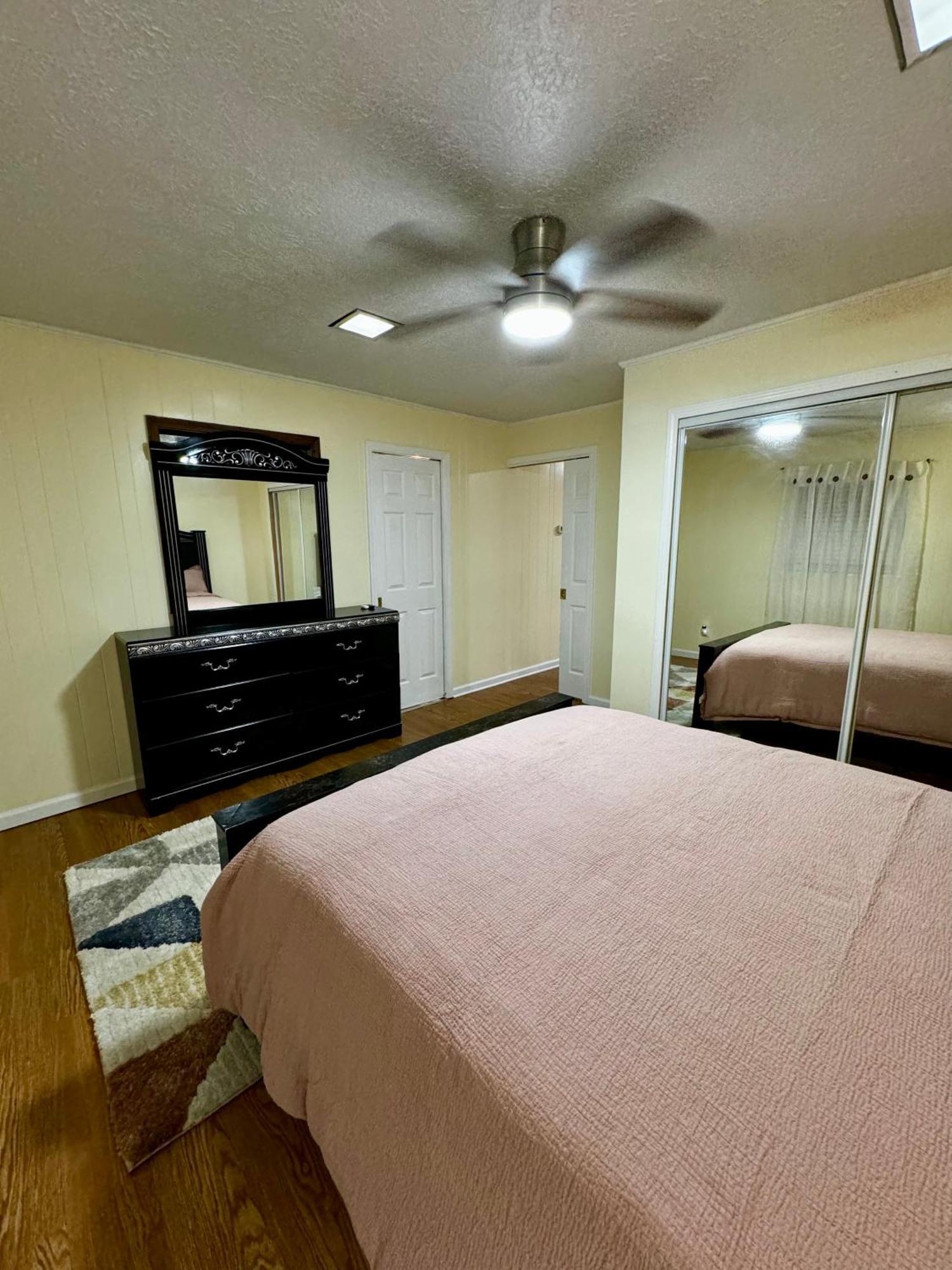 Holiday home Spacious House In Highview Louisville